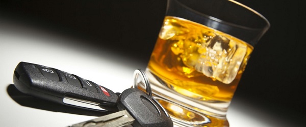 Guida in stato di ebbrezza: La sospensione della patente di guida, con contestuale obbligo di sottoporsi a visita medica, può essere irrogata solo previo accertamento di un valore alcolemico superiore a 1,5 grammi per litro