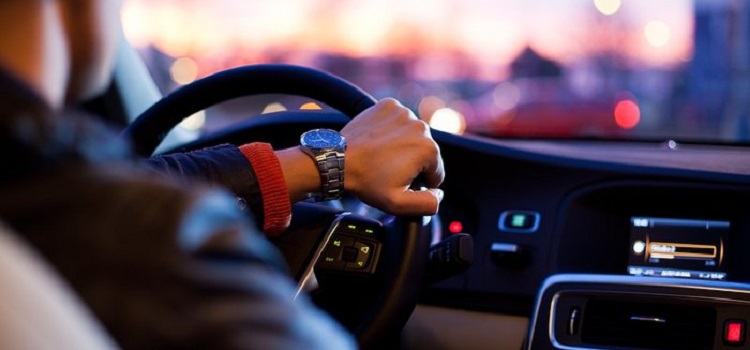 I dati del conducente vanno comunicati anche se si fa ricorso. La mancata comunicazione comporta una seconda contravvenzione