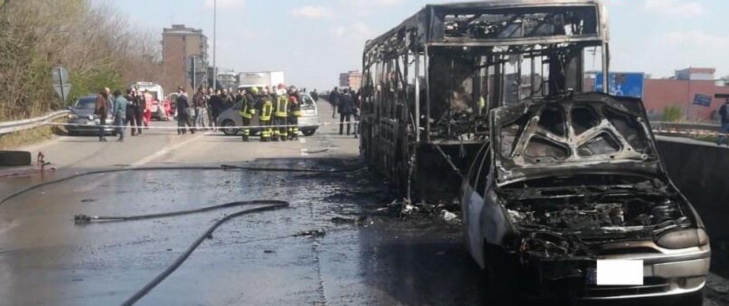 Verifica dei documenti abilitativi per la guida dei veicoli a motore adibiti al trasporto di persone