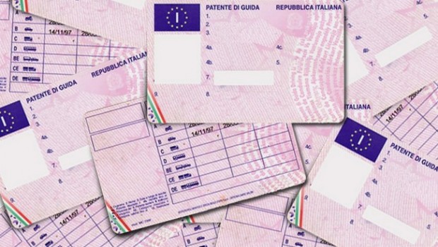 Codice unionale armonizzato "61". Interpretazione locuzione "guida in orario diurno"